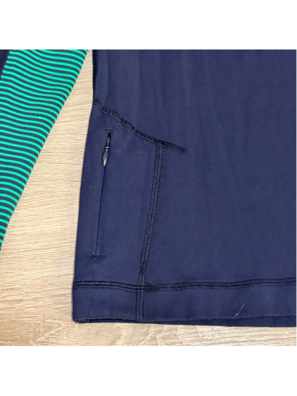 Women's Lululemon 1/2 Zip Pullover Navy Green Thumbholes Size S/M b4 - Picture 9 of 11